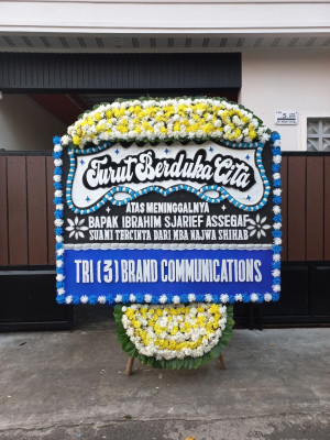 Papan Bunga Duka di Maluk
